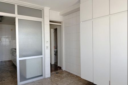 Apartamento à venda com 338m², 4 quartos e 3 vagas Apartamento à venda com 338m², 4 quartos e 3 vagasÁrea de Serviço
