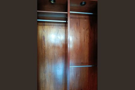 Apartamento à venda com 338m², 4 quartos e 3 vagas Apartamento à venda com 338m², 4 quartos e 3 vagasCloset da Suíte 2