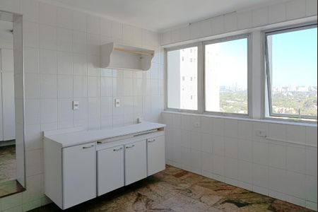 Apartamento à venda com 338m², 4 quartos e 3 vagas Apartamento à venda com 338m², 4 quartos e 3 vagasÁrea de Serviço