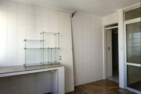 Apartamento à venda com 338m², 4 quartos e 3 vagas Apartamento à venda com 338m², 4 quartos e 3 vagasÁrea de Serviço