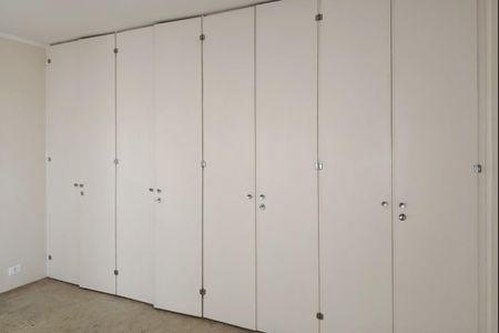 Apartamento à venda com 338m², 4 quartos e 3 vagas Apartamento à venda com 338m², 4 quartos e 3 vagasSuíte 1