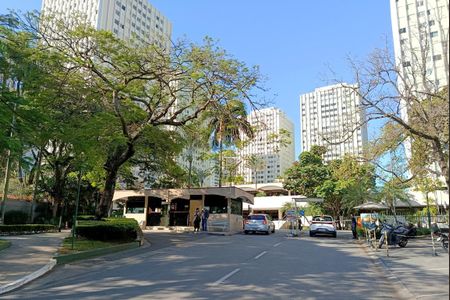 Apartamento à venda com 338m², 4 quartos e 3 vagas Apartamento à venda com 338m², 4 quartos e 3 vagasFachada