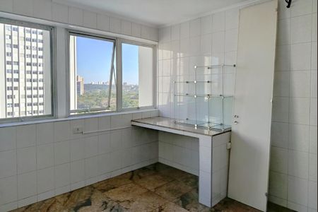 Apartamento à venda com 338m², 4 quartos e 3 vagas Apartamento à venda com 338m², 4 quartos e 3 vagasÁrea de Serviço