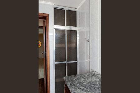 Apartamento à venda com 338m², 4 quartos e 3 vagas Apartamento à venda com 338m², 4 quartos e 3 vagasBanheiro da Suíte 2