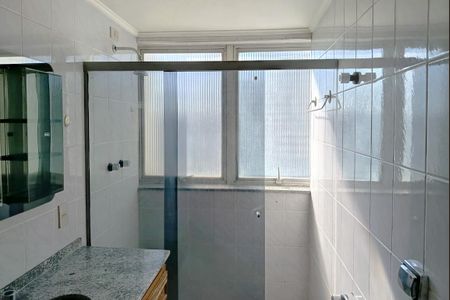 Apartamento à venda com 338m², 4 quartos e 3 vagas Apartamento à venda com 338m², 4 quartos e 3 vagasBanheiro da Suíte 2