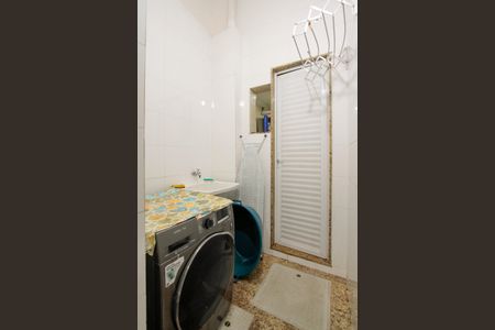 Casa de condomínio à venda com 300m², 4 quartos e 4 vagas Casa de condomínio à venda com 300m², 4 quartos e 4 vagasÁrea de Serviço