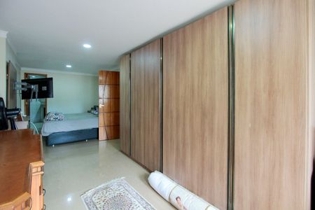 Casa de condomínio à venda com 300m², 4 quartos e 4 vagas Casa de condomínio à venda com 300m², 4 quartos e 4 vagasQuarto suíte 1