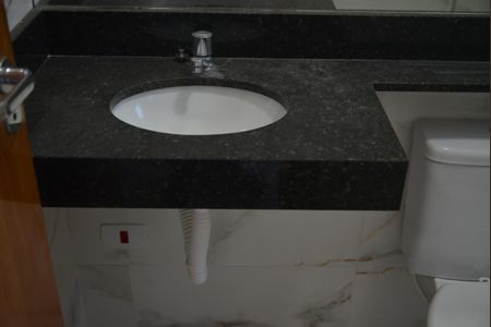 Casa à venda com 114m², 2 quartos e 3 vagasBanheiro da Suíte 1