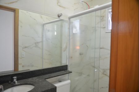 Casa à venda com 114m², 2 quartos e 3 vagasBanheiro da Suíte 1