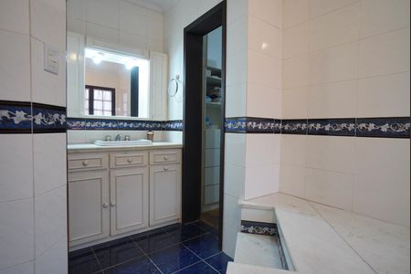 Casa à venda com 200m², 3 quartos e 3 vagasBanheiro da Suíte - Segundo Andar