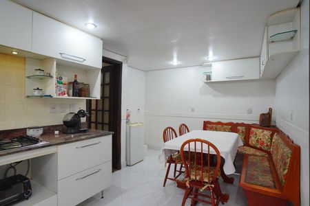 Casa à venda com 200m², 3 quartos e 3 vagasCozinha