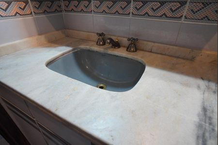 Casa à venda com 200m², 3 quartos e 3 vagasBanheiro Corredor - Segundo Andar