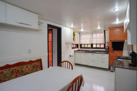 Casa à venda com 200m², 3 quartos e 3 vagasCozinha
