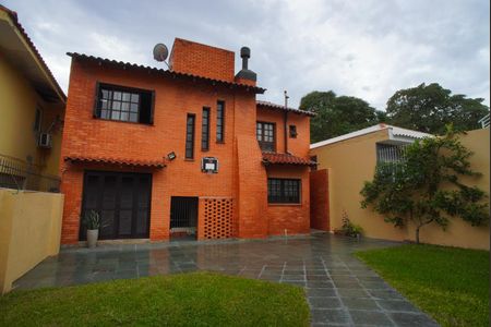 Casa à venda com 200m², 3 quartos e 3 vagasQuintal - Fundos