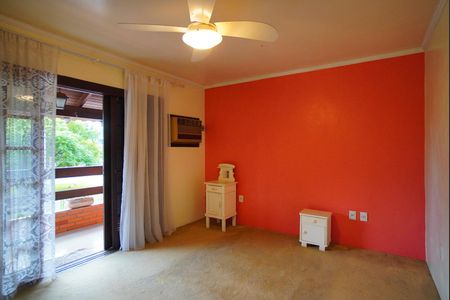 Casa à venda com 200m², 3 quartos e 3 vagasSuíte - Segundo Andar