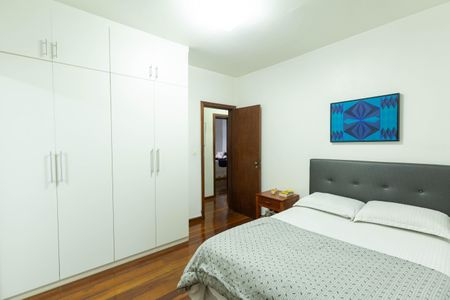 Apartamento à venda com 124m², 4 quartos e 2 vagas Apartamento à venda com 124m², 4 quartos e 2 vagasQuarto 3