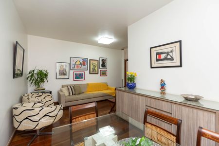 Apartamento à venda com 124m², 4 quartos e 2 vagas Apartamento à venda com 124m², 4 quartos e 2 vagasSala