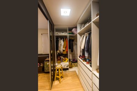 Apartamento para alugar com 232m², 3 quartos e 3 vagas Apartamento para alugar com 232m², 3 quartos e 3 vagasCloset da Suíte 1