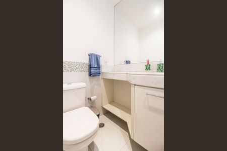 Apartamento para alugar com 232m², 3 quartos e 3 vagas Apartamento para alugar com 232m², 3 quartos e 3 vagasBanheiro da Suíte 2