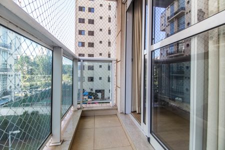 Apartamento para alugar com 232m², 3 quartos e 3 vagas Apartamento para alugar com 232m², 3 quartos e 3 vagasVaranda Suíte 1