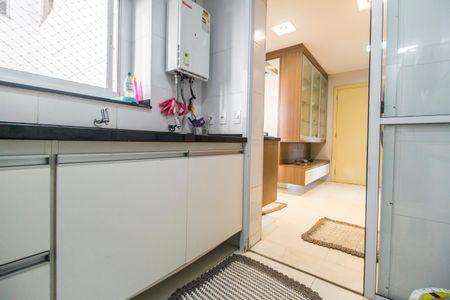 Apartamento para alugar com 232m², 3 quartos e 3 vagas Apartamento para alugar com 232m², 3 quartos e 3 vagasÁrea de Serviço