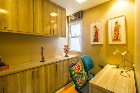 Apartamento para alugar com 232m², 3 quartos e 3 vagas Apartamento para alugar com 232m², 3 quartos e 3 vagasEscritório