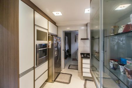 Apartamento para alugar com 232m², 3 quartos e 3 vagas Apartamento para alugar com 232m², 3 quartos e 3 vagasCozinha