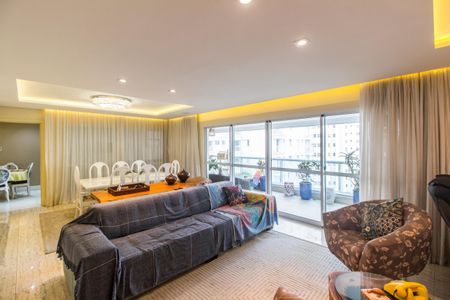 Apartamento para alugar com 232m², 3 quartos e 3 vagas Apartamento para alugar com 232m², 3 quartos e 3 vagasSala