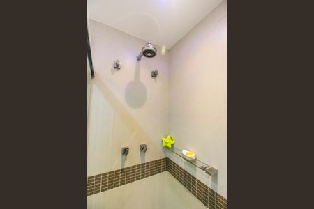 Apartamento para alugar com 232m², 3 quartos e 3 vagas Apartamento para alugar com 232m², 3 quartos e 3 vagasBanheiro da Suíte 1