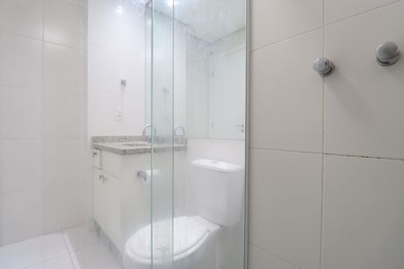 Apartamento à venda com 83m², 2 quartos e 2 vagasBanheiro da Suíte