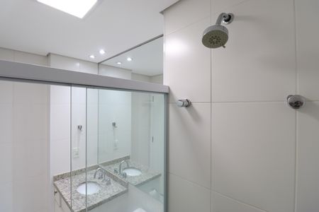 Apartamento à venda com 83m², 2 quartos e 2 vagasBanheiro da Suíte