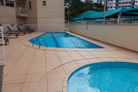 Apartamento à venda com 60m², 3 quartos e 1 vagaÁrea comum - Piscina