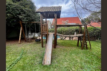 Casa à venda com 500m², 5 quartos e 10 vagas Casa à venda com 500m², 5 quartos e 10 vagasQuintal