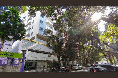 Apartamento à venda com 112m², 3 quartos e 3 vagas Apartamento à venda com 112m², 3 quartos e 3 vagasFachada e portaria
