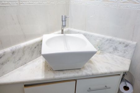 Apartamento à venda com 73m², 3 quartos e 1 vaga Apartamento à venda com 73m², 3 quartos e 1 vagaBanheiro da Suíte 2