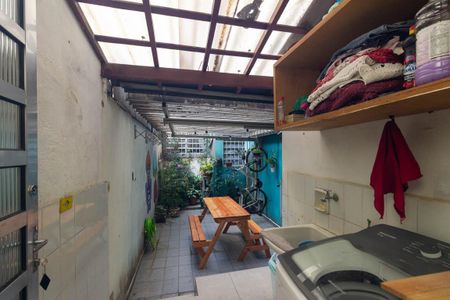 Apartamento à venda com 101m², 2 quartos e sem vaga Apartamento à venda com 101m², 2 quartos e sem vagaLavanderia