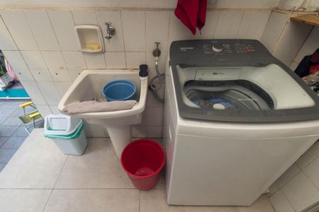 Apartamento à venda com 101m², 2 quartos e sem vaga Apartamento à venda com 101m², 2 quartos e sem vagaLavanderia