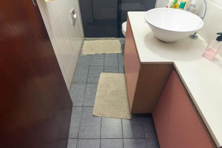 Apartamento à venda com 101m², 2 quartos e sem vaga Apartamento à venda com 101m², 2 quartos e sem vagaBanheiro