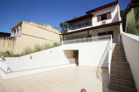 Casa para alugar com 297m², 3 quartos e 3 vagas Casa para alugar com 297m², 3 quartos e 3 vagasFrente da Casa