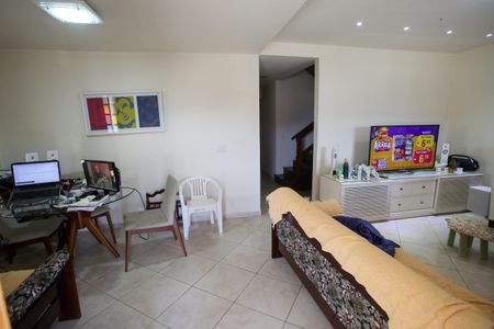 Casa para alugar com 297m², 3 quartos e 3 vagas Casa para alugar com 297m², 3 quartos e 3 vagasSala