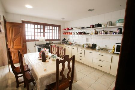 Casa para alugar com 297m², 3 quartos e 3 vagas Casa para alugar com 297m², 3 quartos e 3 vagasCozinha