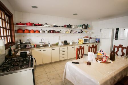 Casa para alugar com 297m², 3 quartos e 3 vagas Casa para alugar com 297m², 3 quartos e 3 vagasCozinha