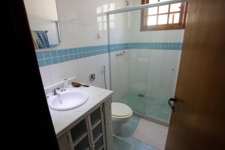 Casa para alugar com 297m², 3 quartos e 3 vagas Casa para alugar com 297m², 3 quartos e 3 vagasbanheiro do Quarto Suíte 2