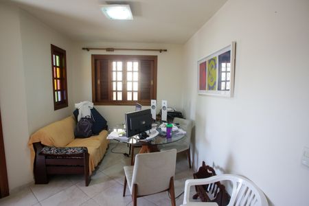 Casa para alugar com 297m², 3 quartos e 3 vagas Casa para alugar com 297m², 3 quartos e 3 vagasSala