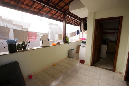 Casa para alugar com 297m², 3 quartos e 3 vagas Casa para alugar com 297m², 3 quartos e 3 vagasÁrea de Serviço