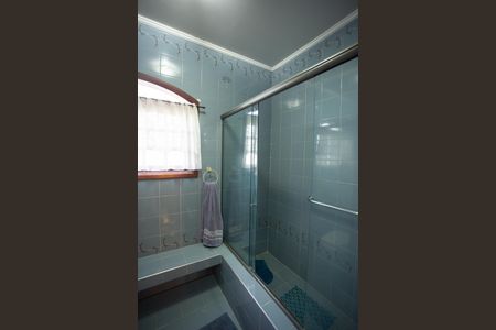 Casa à venda com 370m², 4 quartos e 6 vagas Casa à venda com 370m², 4 quartos e 6 vagasBanheiro da Suíte 2