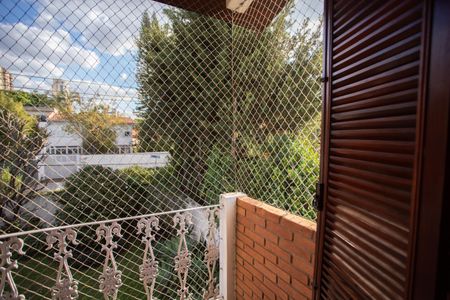 Casa à venda com 370m², 4 quartos e 6 vagas Casa à venda com 370m², 4 quartos e 6 vagasVaranda