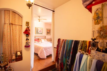 Casa à venda com 370m², 4 quartos e 6 vagas Casa à venda com 370m², 4 quartos e 6 vagasSuíte 1