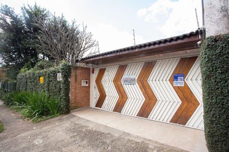 Casa à venda com 370m², 4 quartos e 6 vagas Casa à venda com 370m², 4 quartos e 6 vagasFachada + Plaquinha