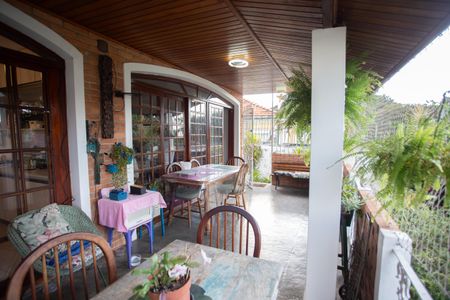 Casa à venda com 370m², 4 quartos e 6 vagas Casa à venda com 370m², 4 quartos e 6 vagasVaranda Gourmet